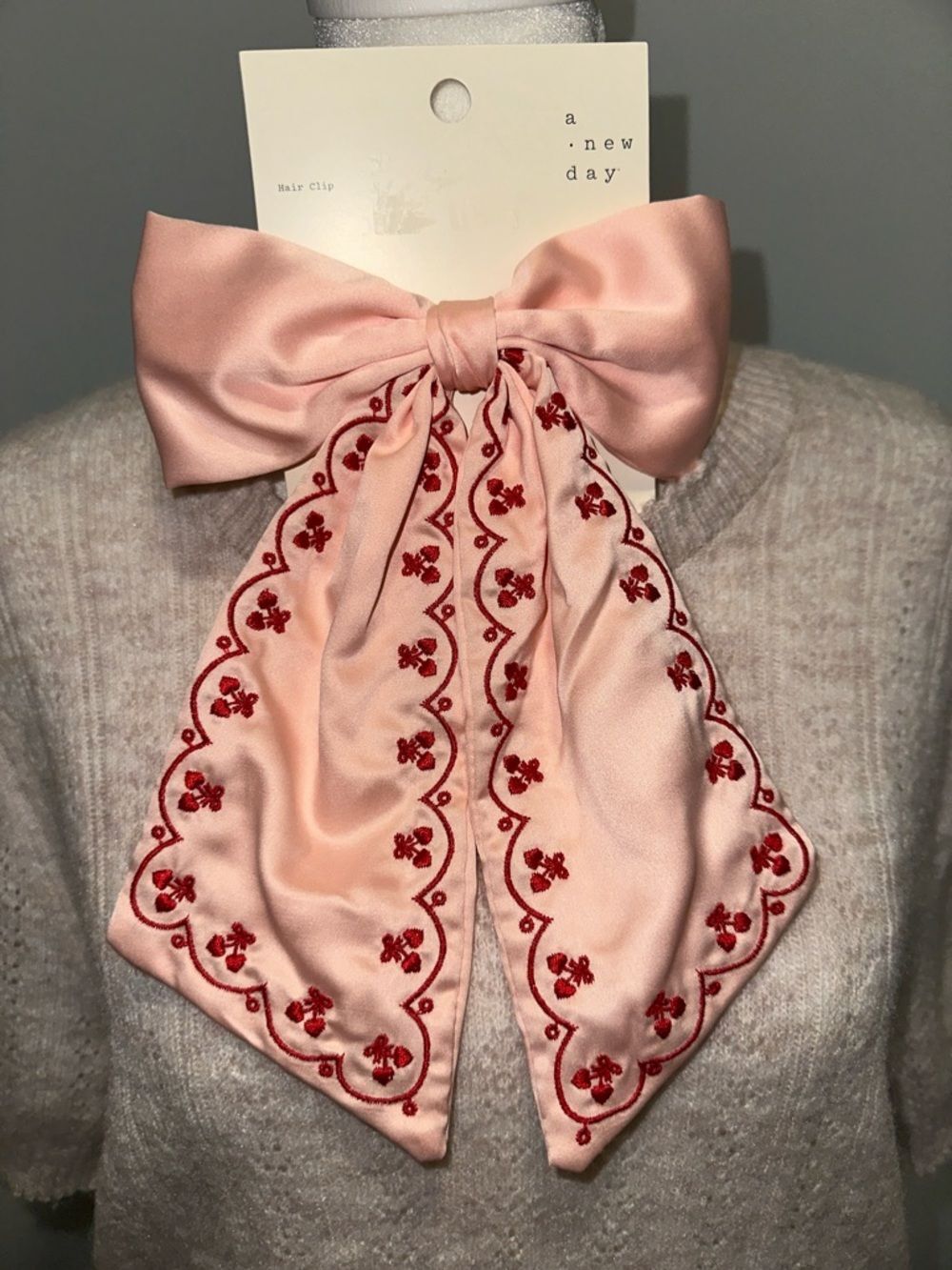 a new day Pink Red Scalloped Embroidered Hearts Bow Tie Hair Clip - Picture 5 of 6